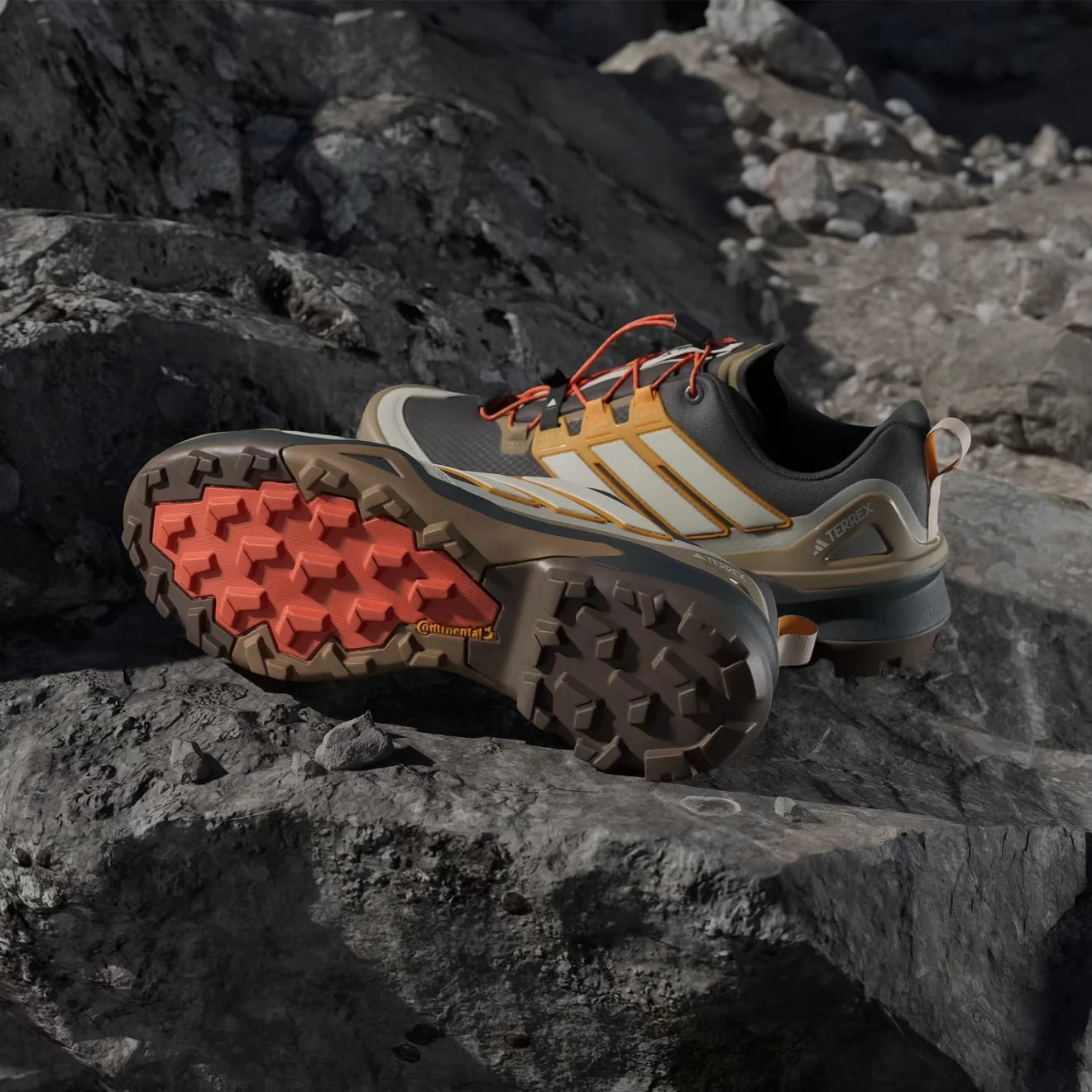 Adidas Terrex Skychaser GoreTeX Hiking Shoe Carbon / Off White / Pure Tangerine - Image 5