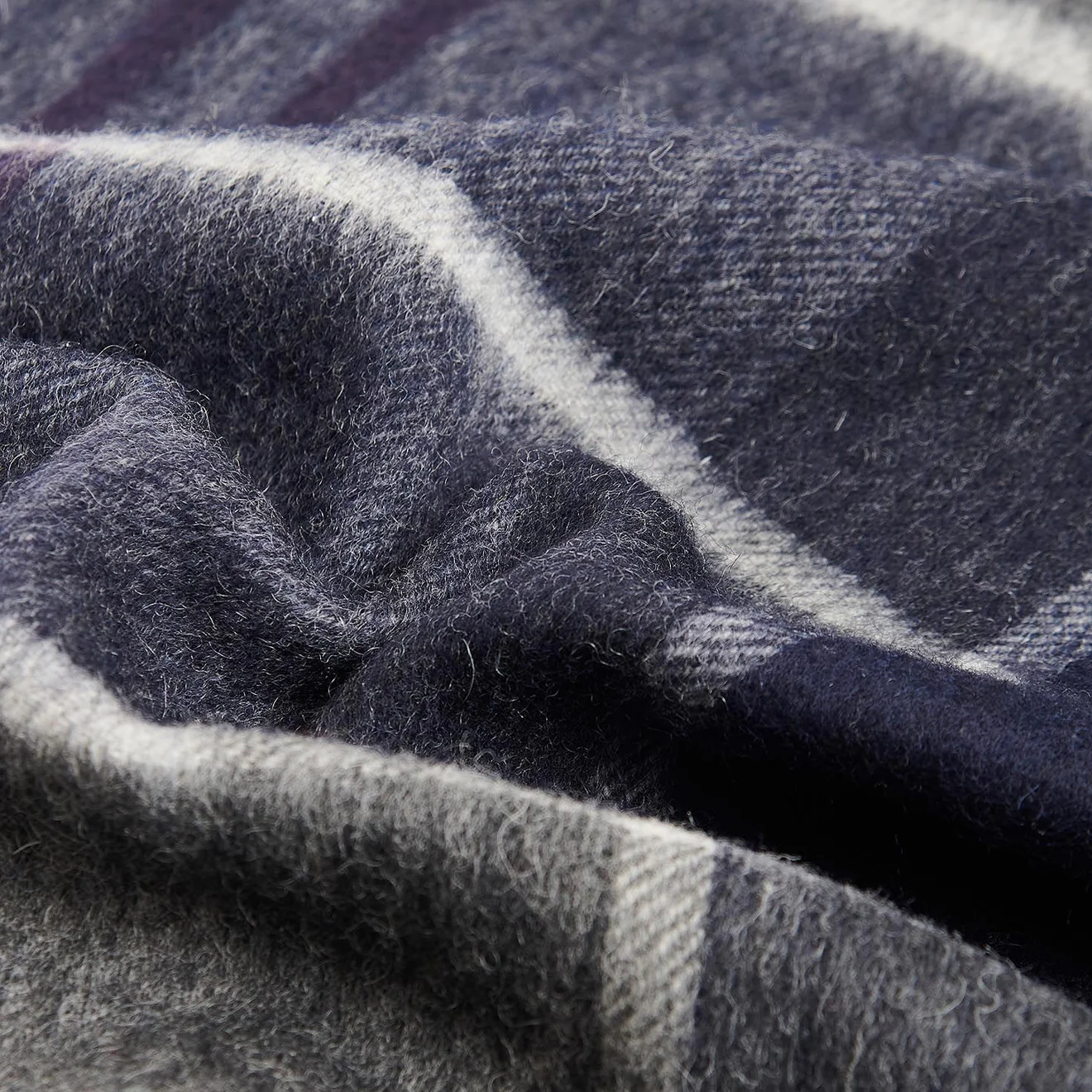 Barbour Carrbridge Tartan Scarf Classic Black Slate Tartan - Image 2