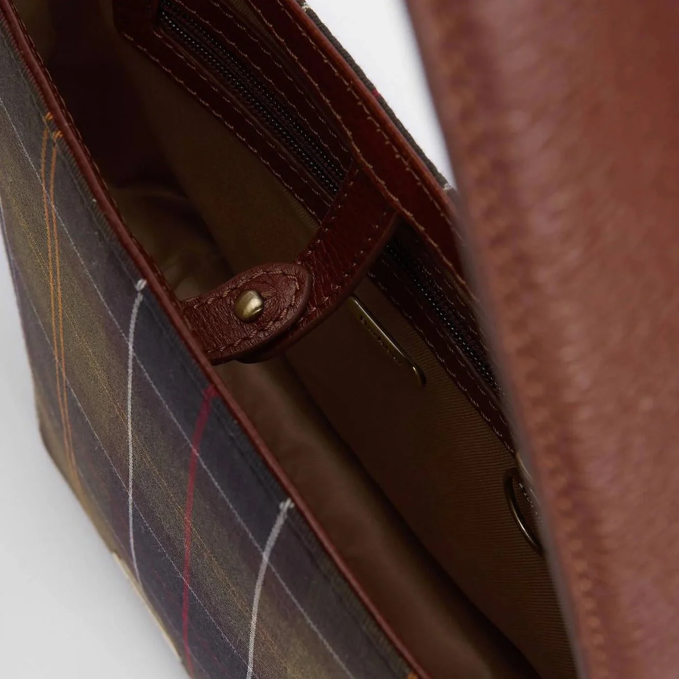 Barbour Cedar Tartan Bucket Bag Classic Tartan - Image 6