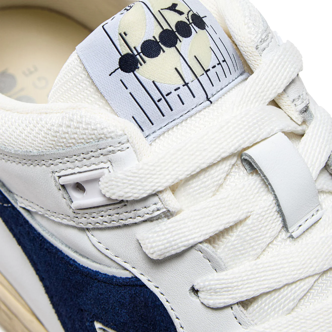 Diadora B.560 Used Trainer White / Blue Corsair - Image 7
