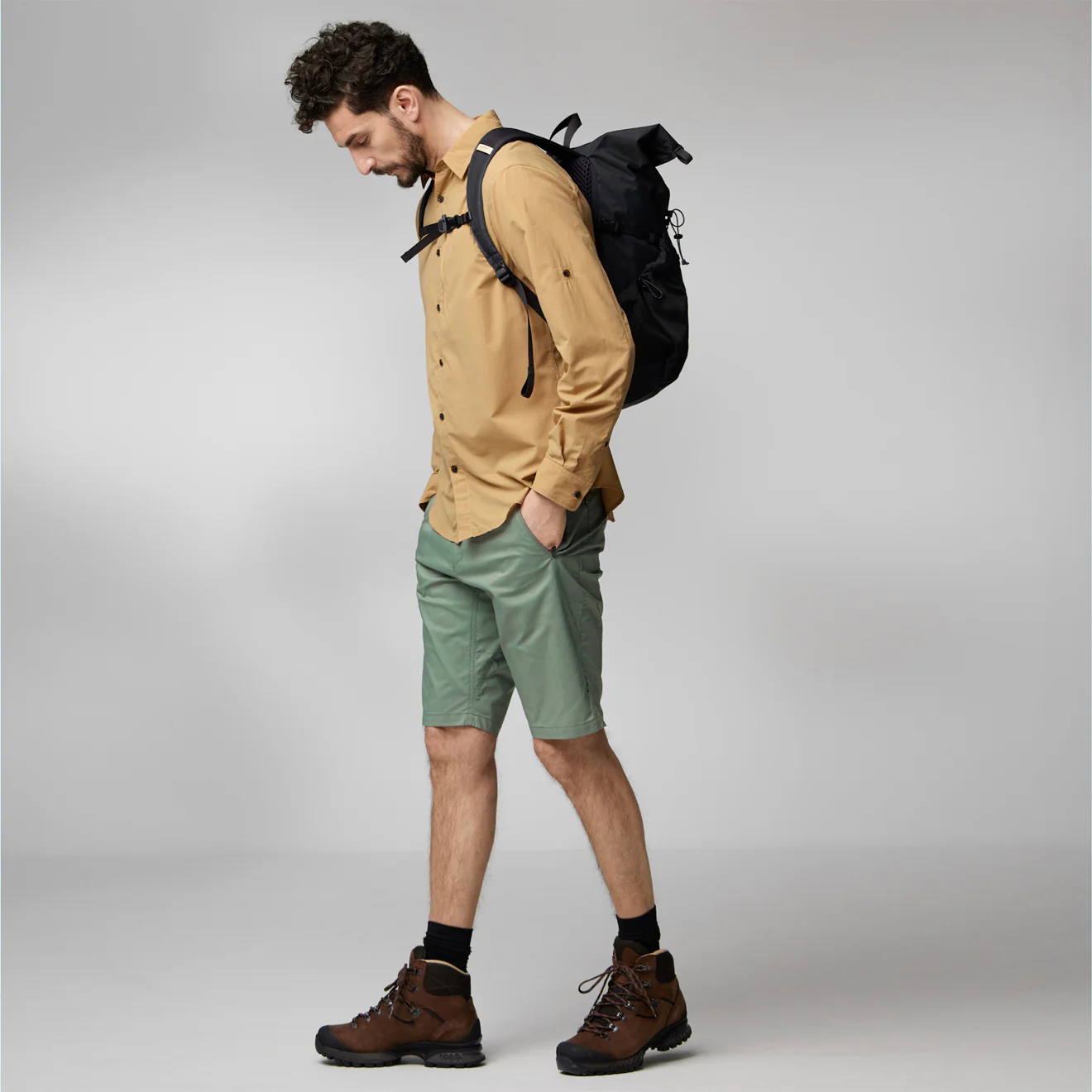 Fjallraven Abisko Hike Shorts Laurel Green - Image 3