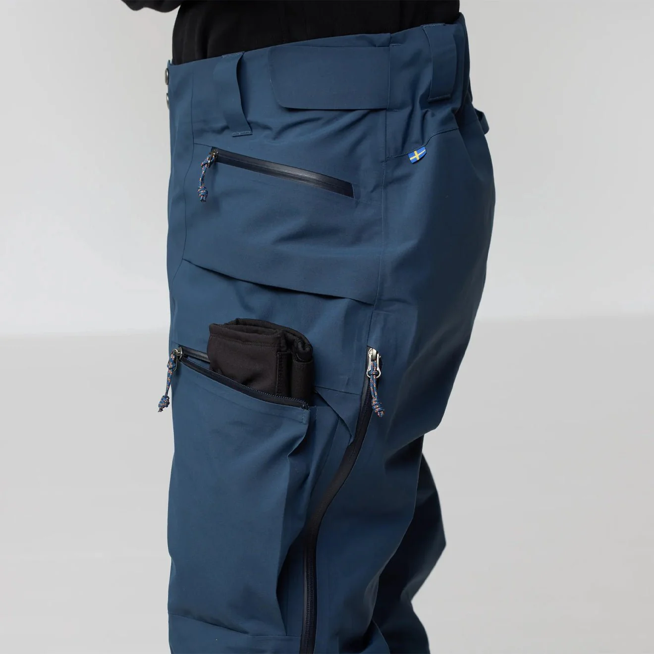 Fjallraven Bergtagen GTX Pro Trousers Black - Image 4