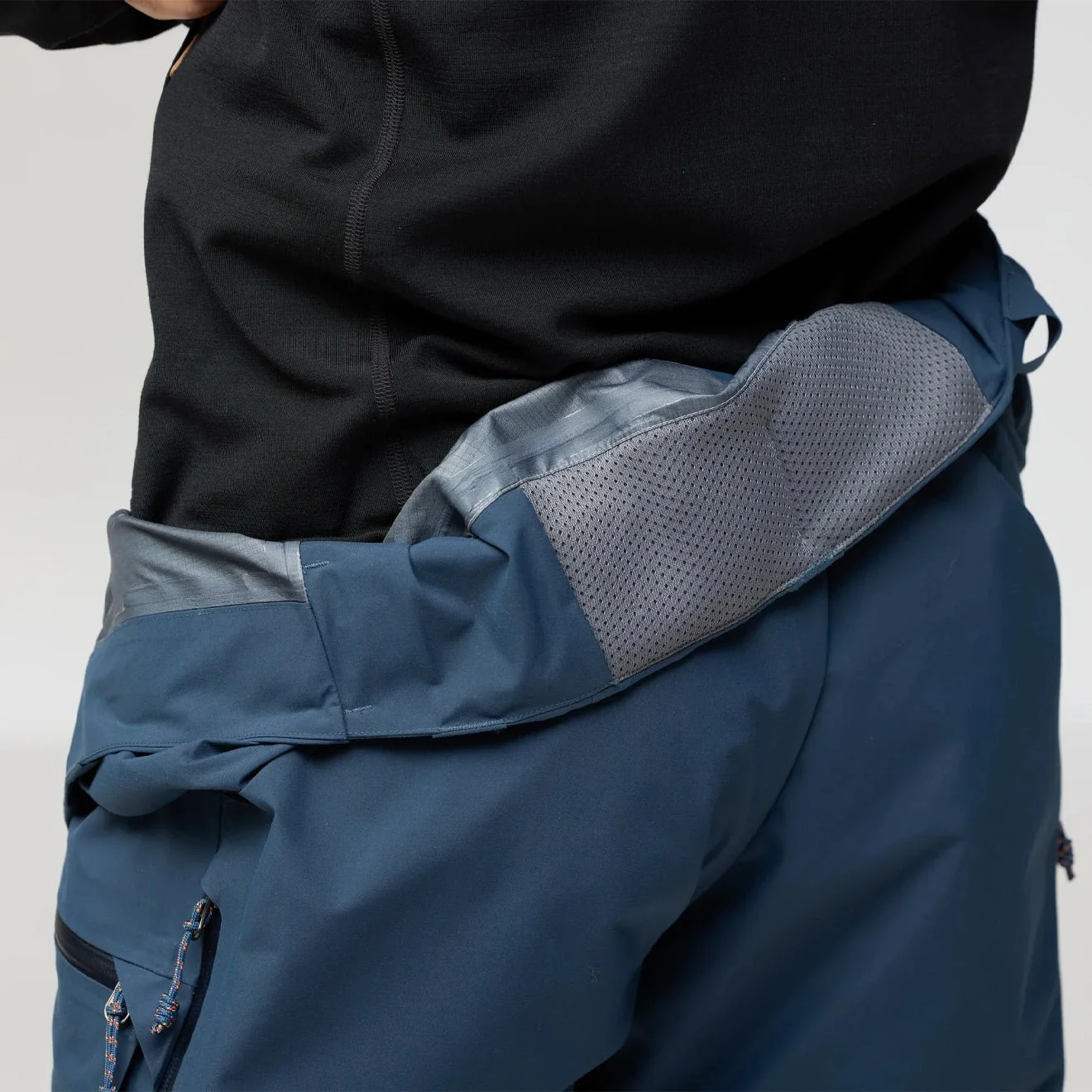 Fjallraven Bergtagen GTX Pro Trousers Black - Image 6