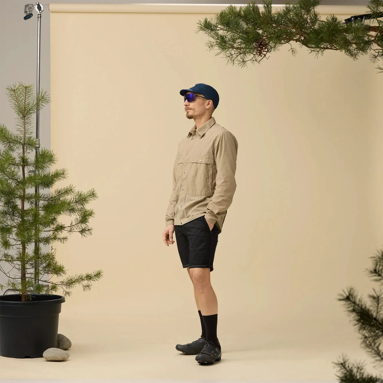 Fjallraven Hoja Rider's Wind Jacket Fossil - Image 3