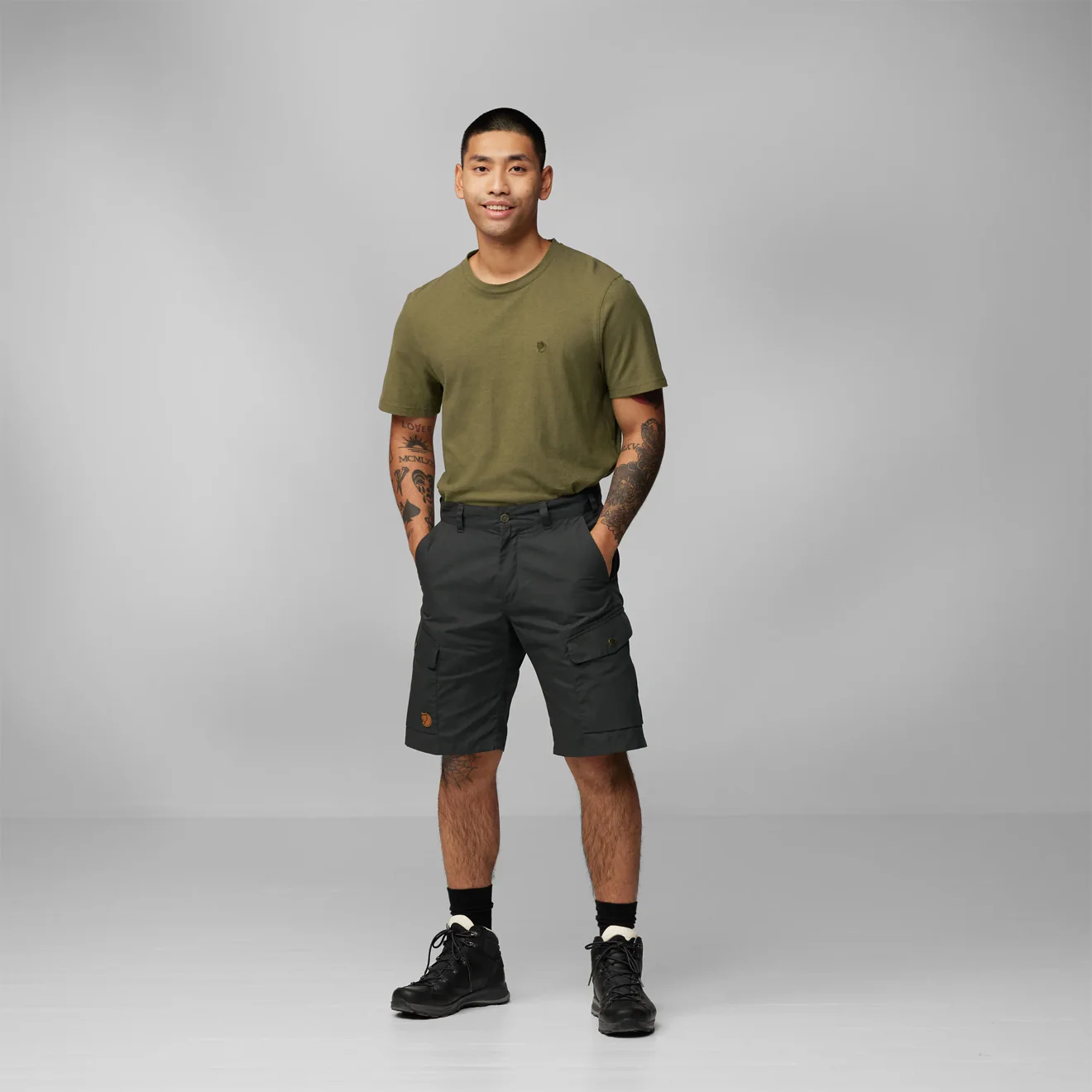 Fjallraven Ruaha Shorts Dark Grey - Image 3