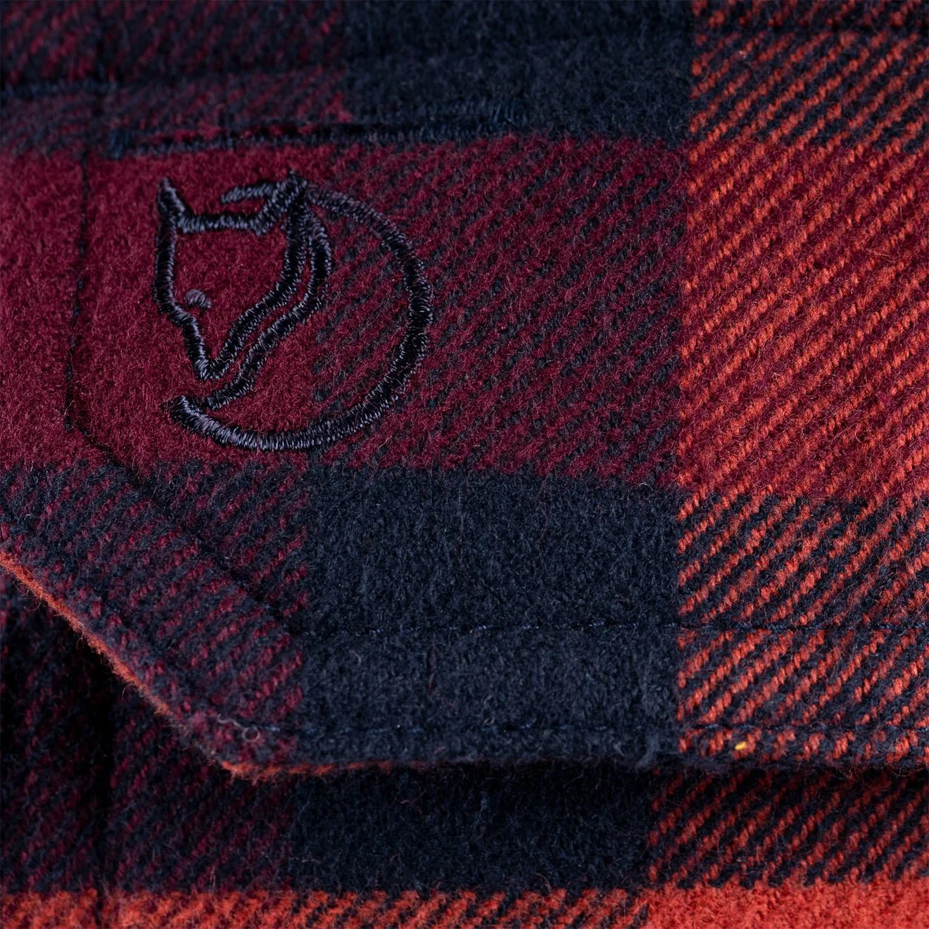 Fjallraven Skog Shirt Fossil / Dark Navy - Image 6