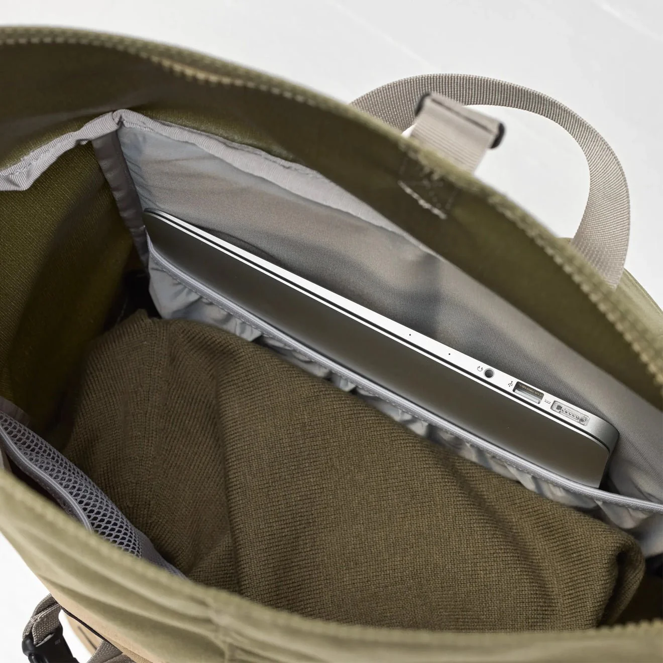Fjallraven Vardag Foldsack 25 Green / Clay - Image 6