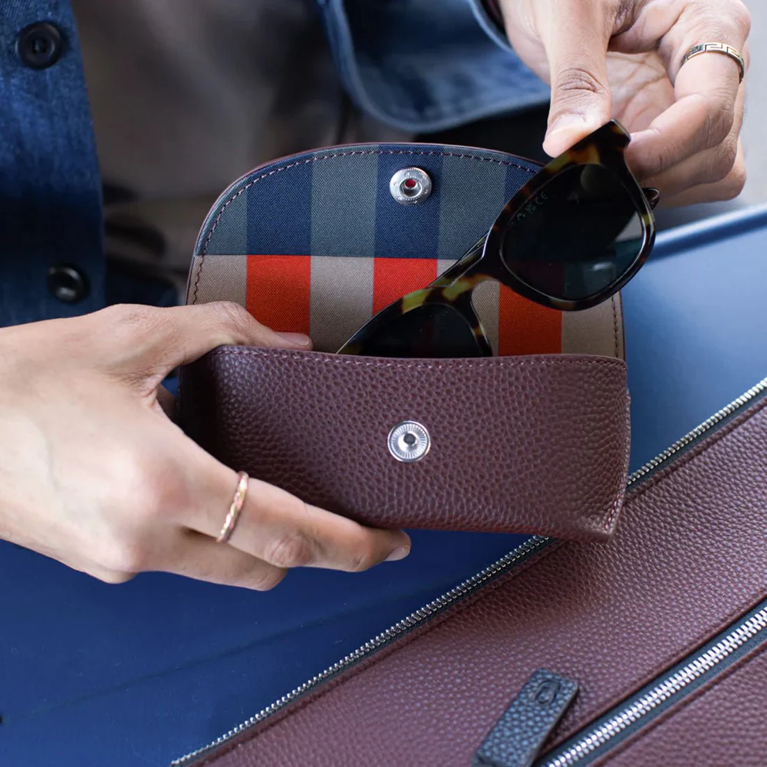Caroline Gardner Glasses Case Wine - Image 4