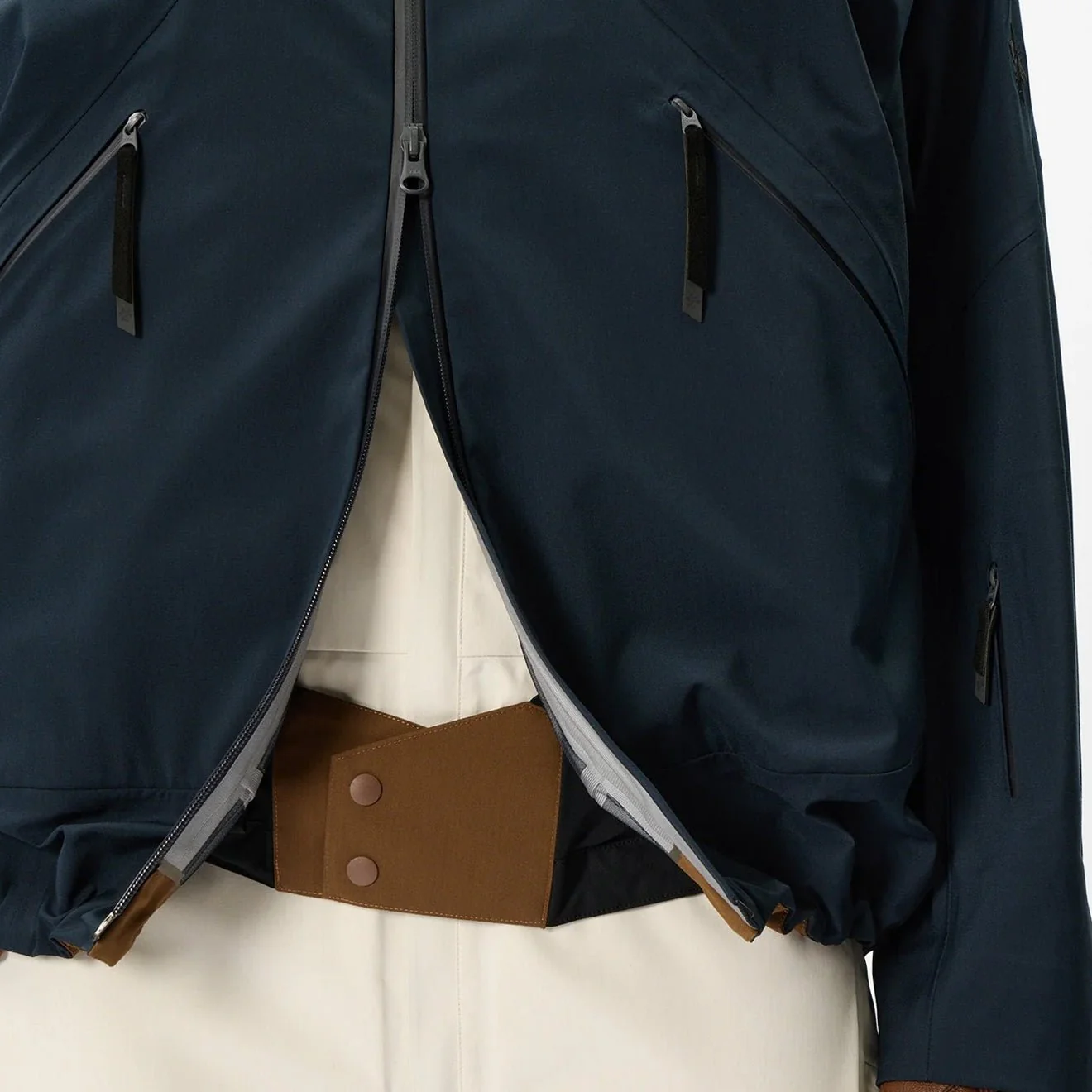 Goldwin Oyabe 3L Jacket Carbon - Image 10