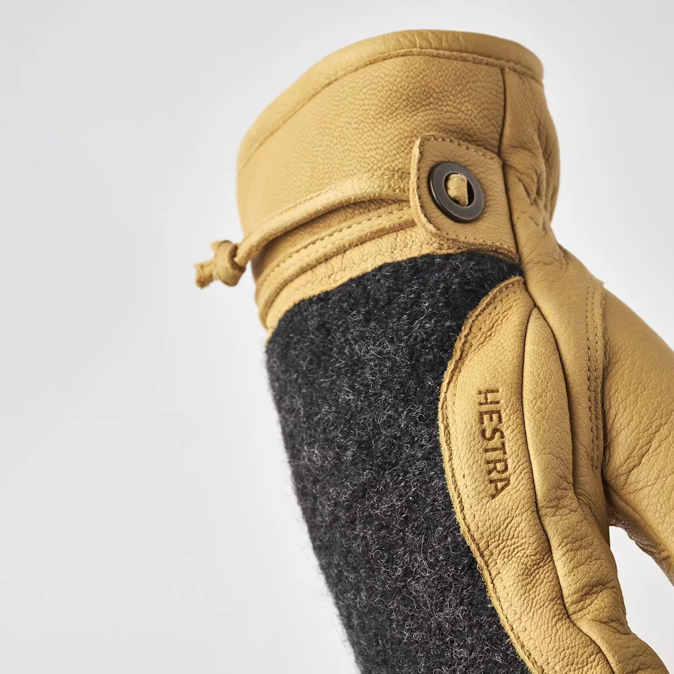 Hestra Daniel Gloves Charcoal/Tan - Image 4