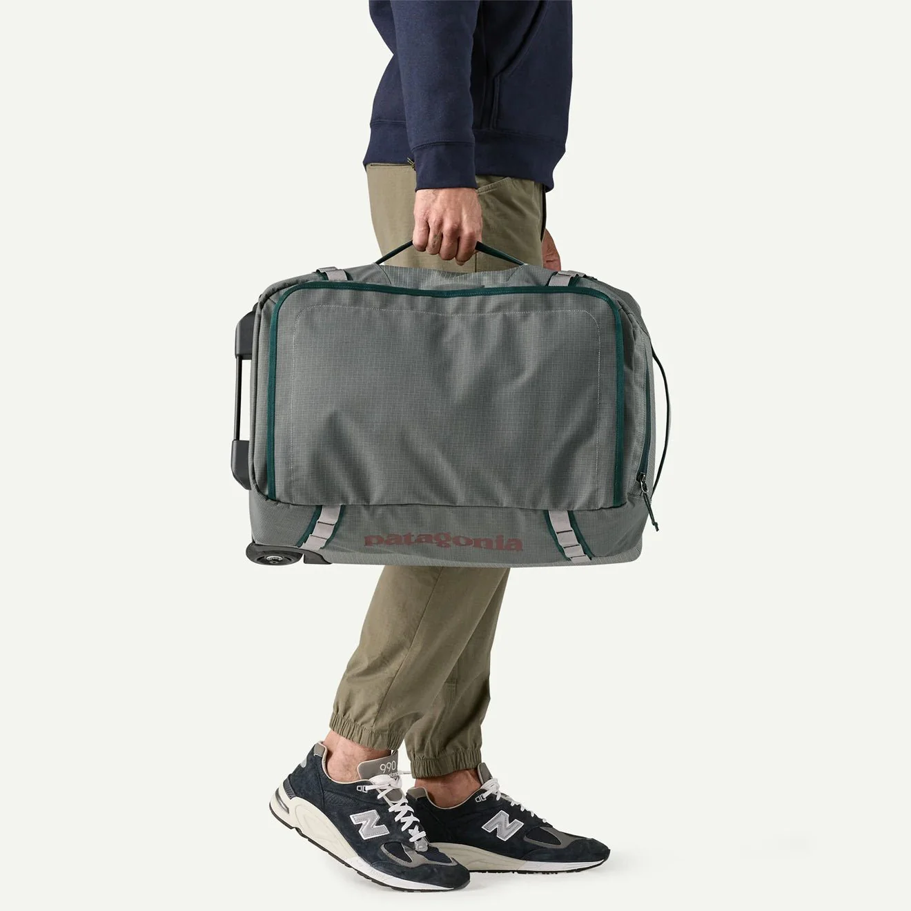 Patagonia Black Hole Wheeled Duffel 40L Noble Grey - Image 5