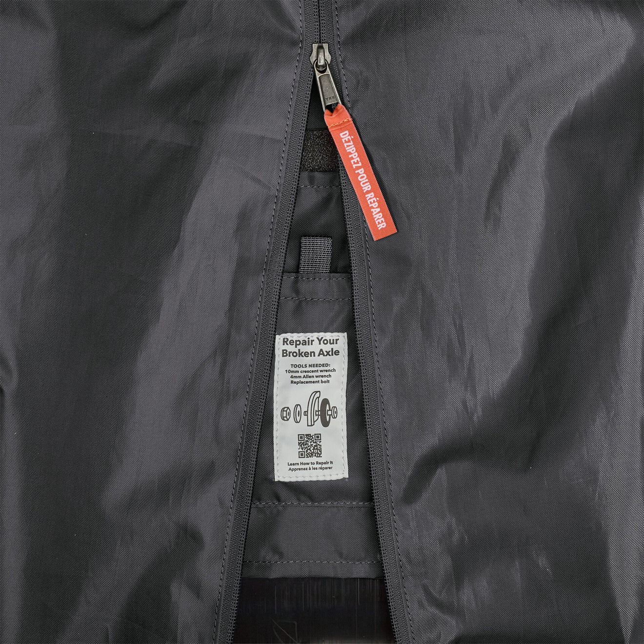 Patagonia Black Hole Wheeled Duffel 70L Smolder Blue / Amanita Red - Image 6