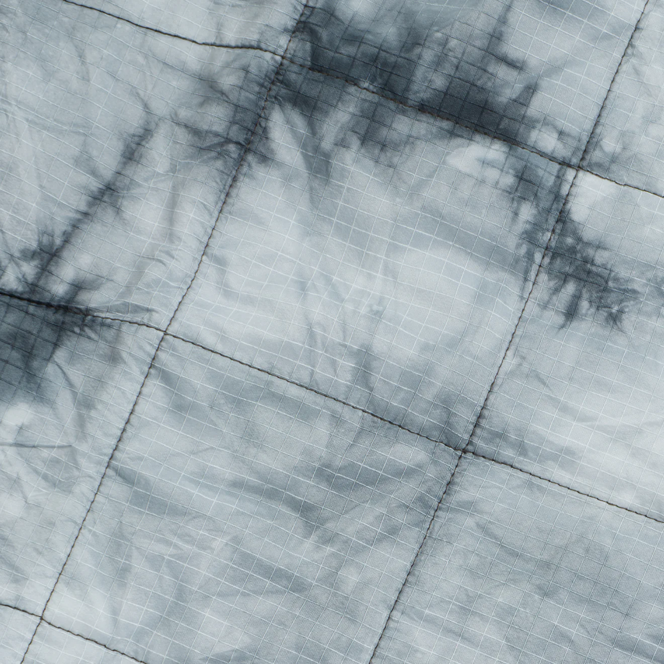 Purple Mountain Observatory Ice Dye Quilted Blanket Grey Tie Dye - Image 4