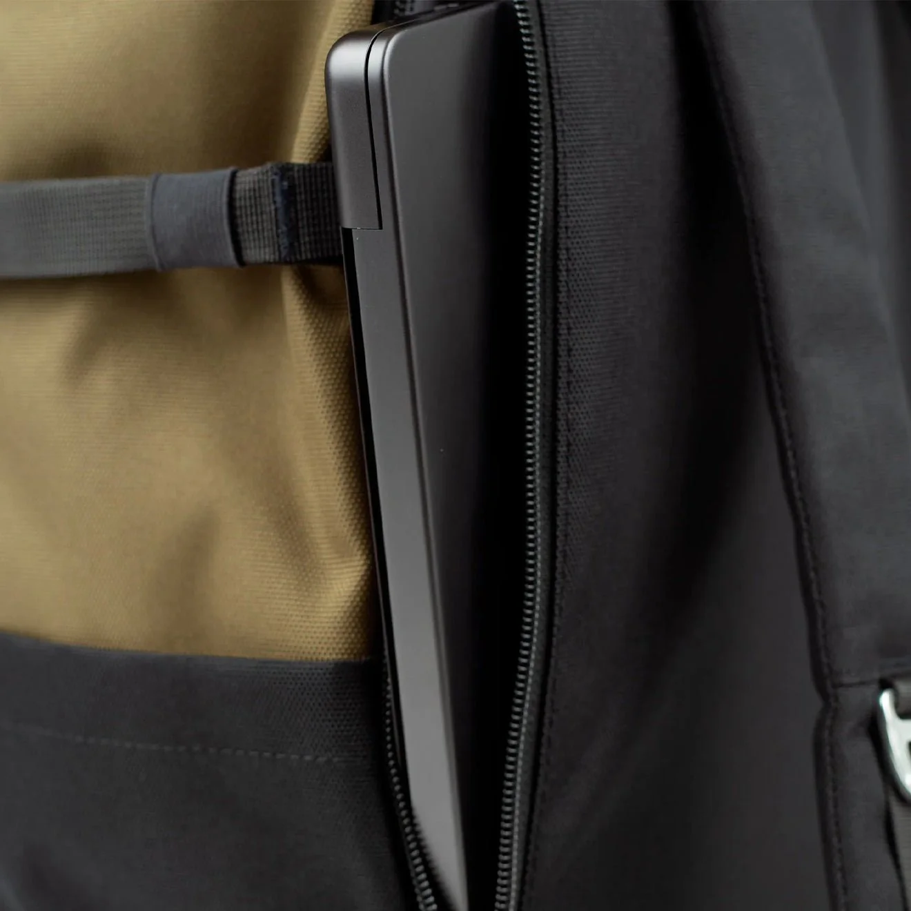 Sandqvist Icon Rolltop Backpack 16" Multi Olive - Image 6