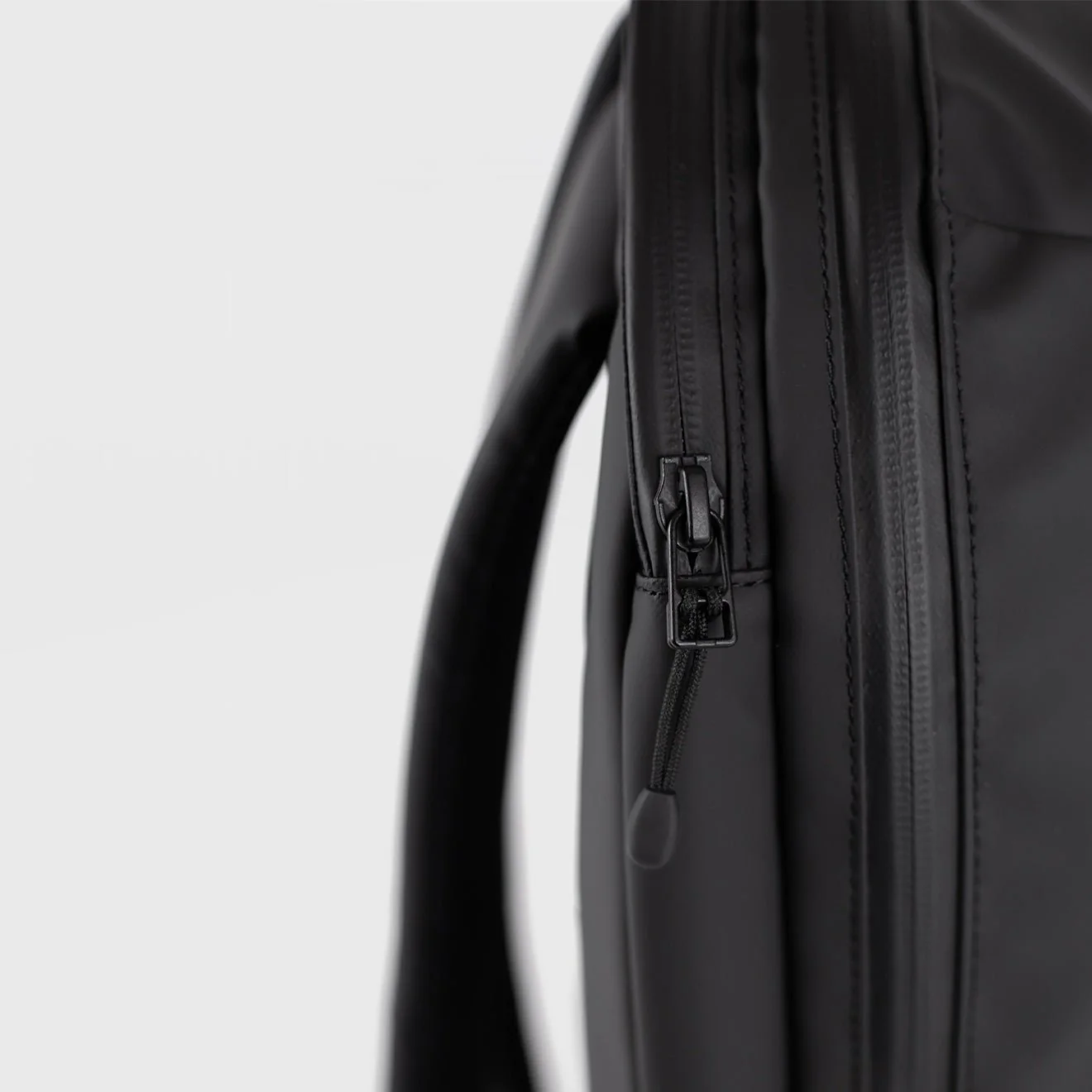 Sandqvist Stream Zipper Backpack Black - Image 4