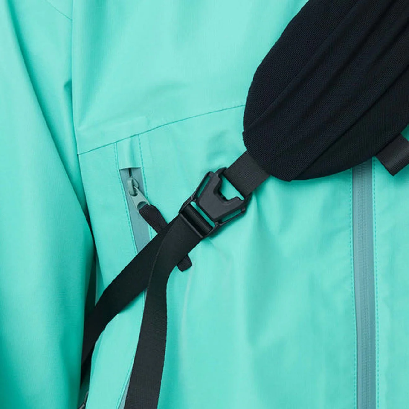 Snow Peak Anywhere Multi Shoulder Bag Black - Image 5