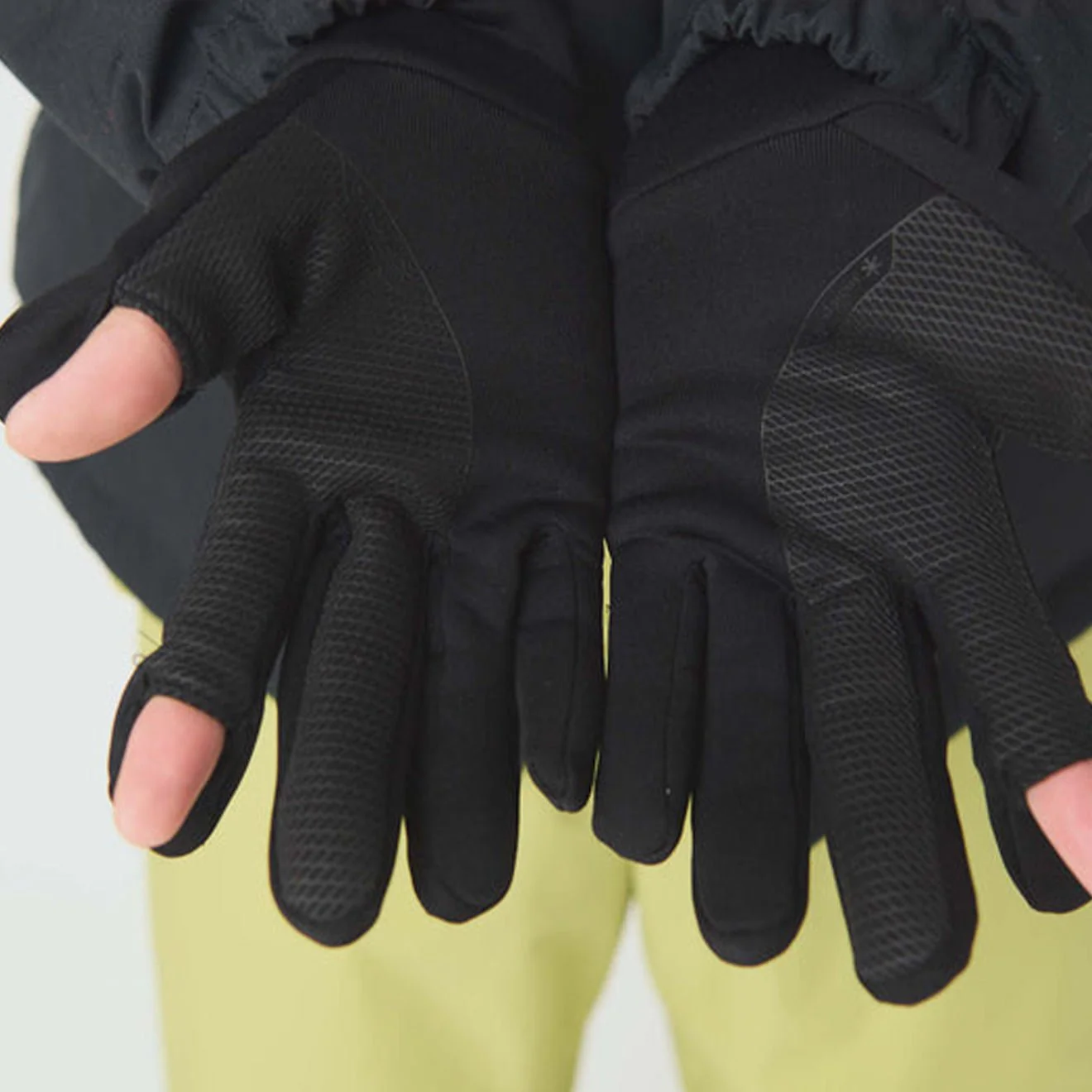 Snow Peak Polartec Power Stretch Gloves Black - Image 3