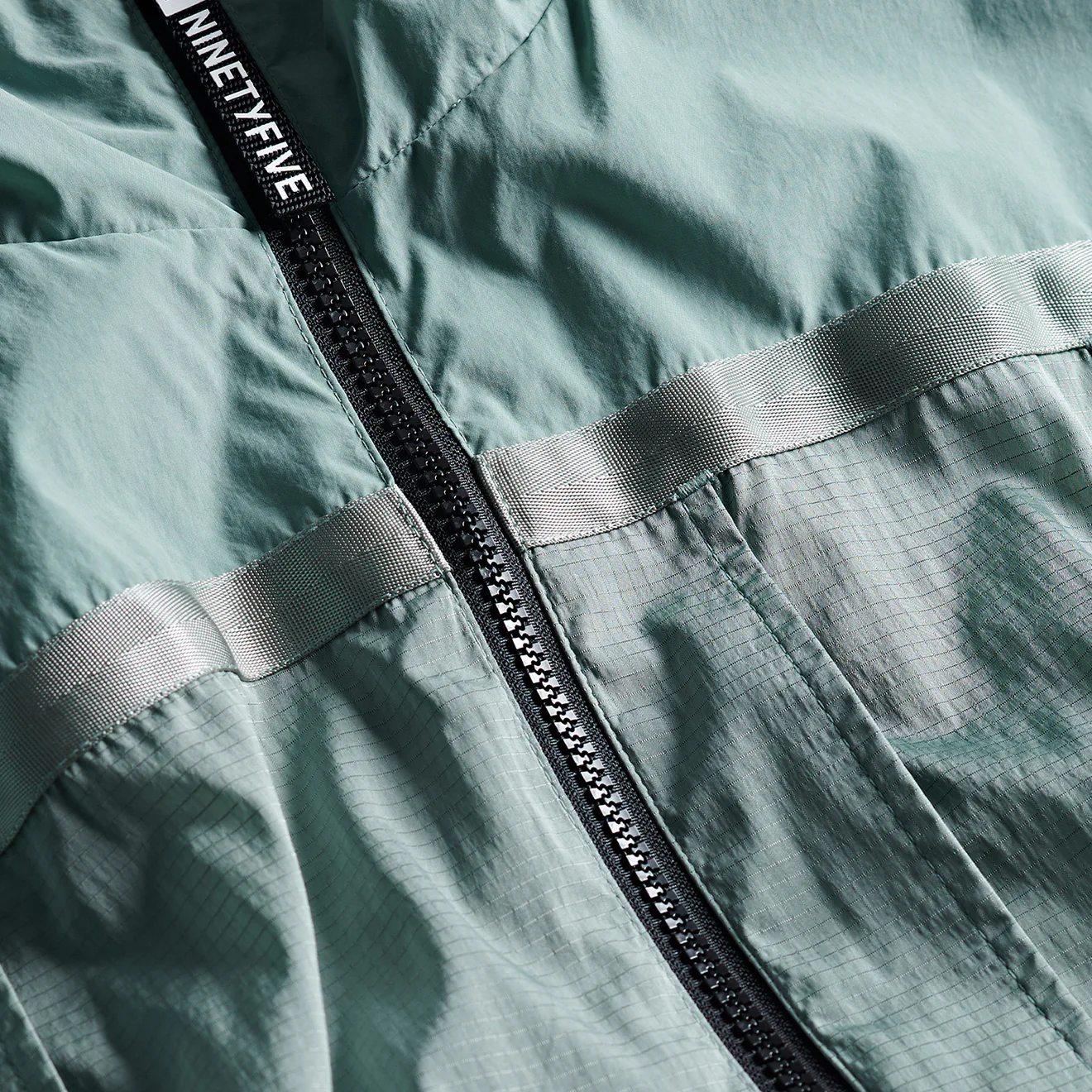 ST95 Archive Anorak Mid Green - Image 3