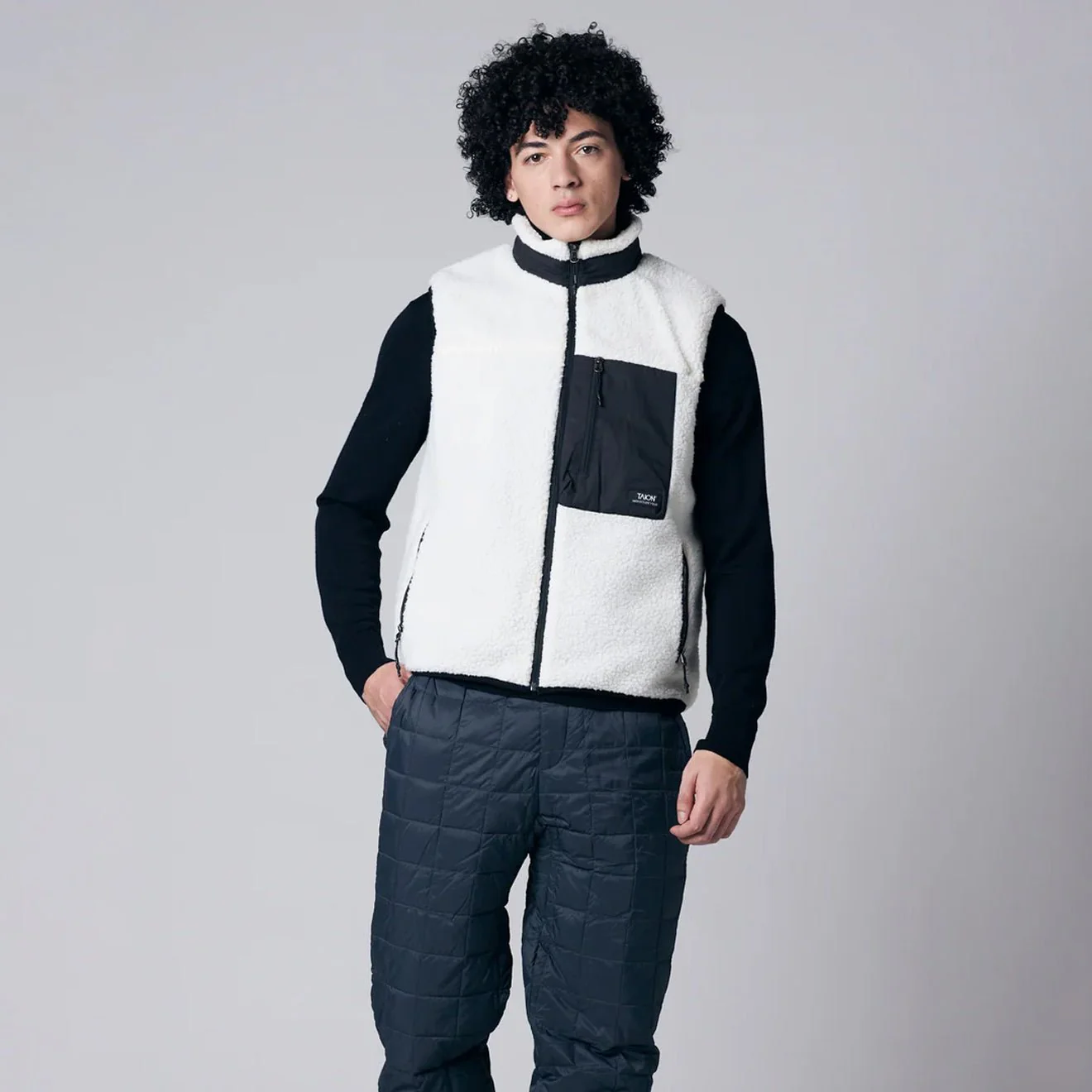 Taion Mountain W-Zip Boa Hi Neck Vest Black / Black - Image 5