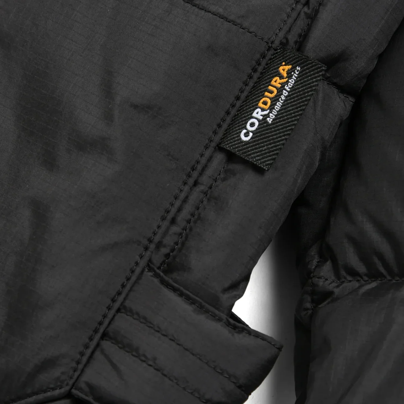 Taion Work Crew Neck Down Jacket Black - Image 4