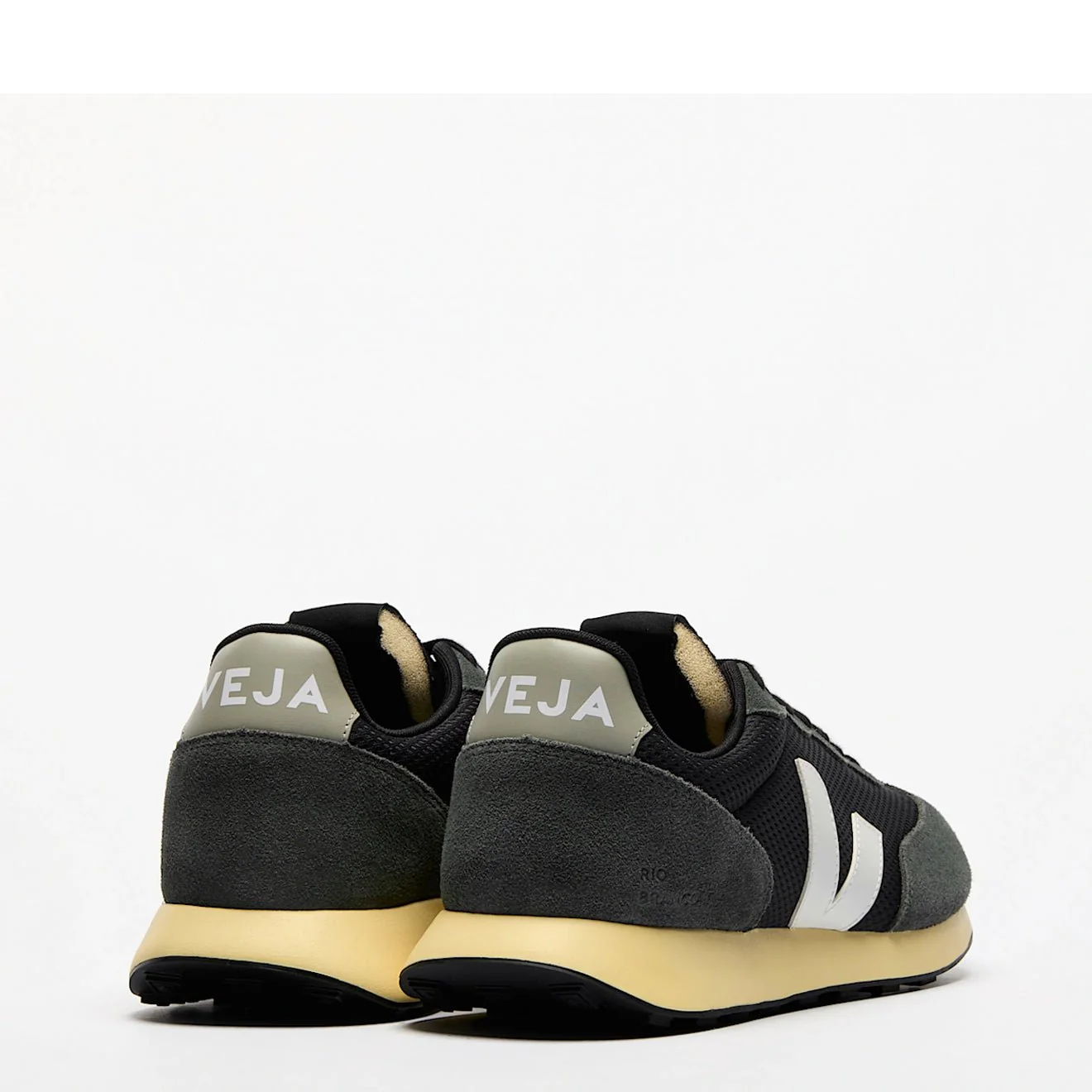 Veja Rio Branco II Alveomesh Trainer Black White - Image 3